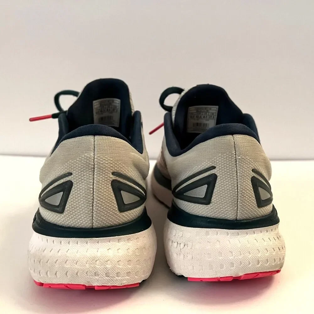 Brooks some wear